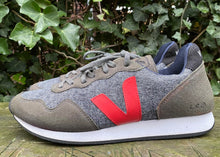 Afbeelding in Gallery-weergave laden, Zo goed als nieuw Sneakers van Veja maat 44 (10)