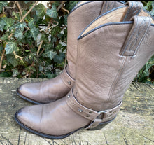 Afbeelding in Gallery-weergave laden, Zo goed als nieuw Laarsjes van Sendra maat 39 (6)