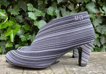 Afbeelding in Gallery-weergave laden, Zo goed als nieuw Pumps/laarsjes van United Nude maat 37