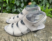 Afbeelding in Gallery-weergave laden, Nieuwe sandalen van Arche maat 37