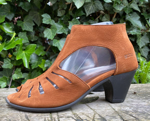 Zo goed als nieuw Sandalen van Arche maat 37