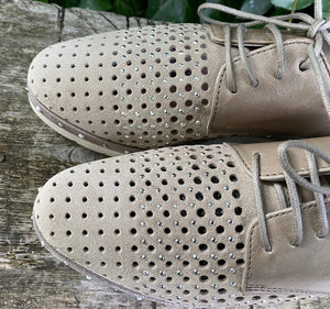 Nieuwe sneakers van Hispanitas maat 37