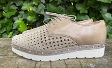 Afbeelding in Gallery-weergave laden, Nieuwe sneakers van Hispanitas maat 37