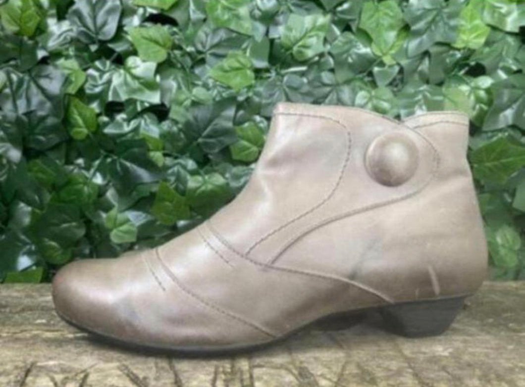 Nieuwe laarsjes van Bazza maat 42