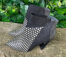 Afbeelding in Gallery-weergave laden, Nieuwe Laarsjes van United Nude maat 36