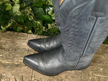 Afbeelding in Gallery-weergave laden, zo goed als nieuw  laarzen van Sendra maat 35 (UK 3,5)