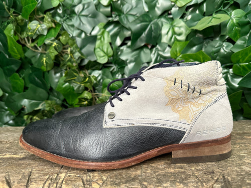 zo goed als nieuw veterschoen van Rehab maat 42