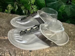 zo goed als nieuw slippers van Fitflop maat 43