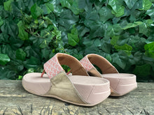 Afbeelding in Gallery-weergave laden, Nieuwe slippers van Fitflop maat 43 (wijd model)