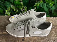 Afbeelding in Gallery-weergave laden, Nieuwe sneakers van AQA maat 42