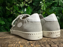 Afbeelding in Gallery-weergave laden, Nieuwe sneakers van AQA maat 42