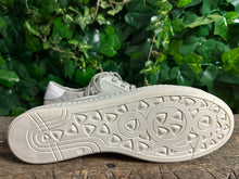 Afbeelding in Gallery-weergave laden, Nieuwe sneakers van AQA maat 42