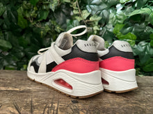Afbeelding in Gallery-weergave laden, Nieuwe sneakers van Skechers maat 38