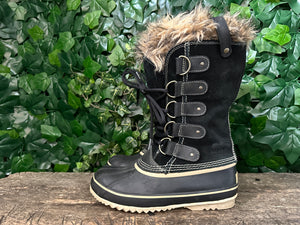 bijna Nieuwe snowboots "joan of Arctic" van Sorel maat 40