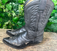 Afbeelding in Gallery-weergave laden, zo goed als nieuw cowboy boots van Sendra maat 43
