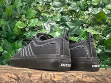 Afbeelding in Gallery-weergave laden, Nieuwe sneakers van Diesel maat 40