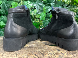 Bijna Nieuwe boots/laarsje van Vic Matie maat 38