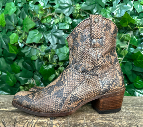 Nieuwe laarsjes van Sendra maat 37