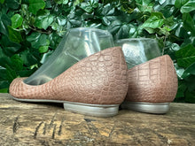 Afbeelding in Gallery-weergave laden, Nieuwe ballerina&#39;s van Hogl maat 37,5 (uk maat 4,5)