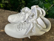 Afbeelding in Gallery-weergave laden, Nieuwe supergave sneakers van Reebok maat 38