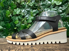 Afbeelding in Gallery-weergave laden, Nieuwe sandalen van Loints of Holland maat 40