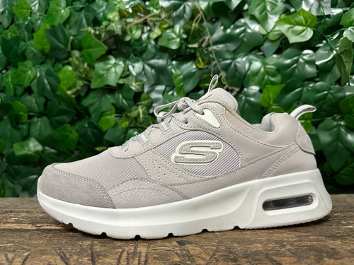 zo goed als nieuw sneakers van Skechers maat 42