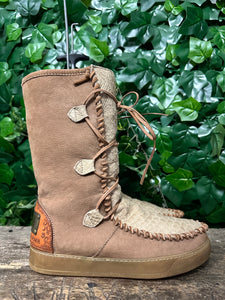 Nieuwe gevoerde boots van Karma of Charme maat 39