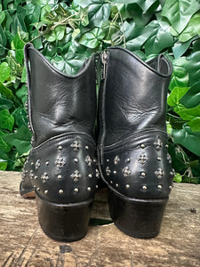 zo goed als nieuw laarsjes maat Sendra maat 37