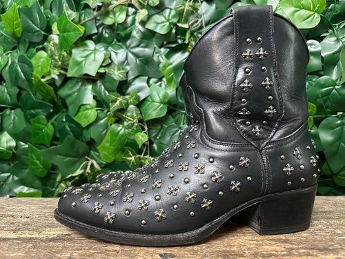 zo goed als nieuw laarsjes maat Sendra maat 37