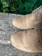 Afbeelding in Gallery-weergave laden, zo goed als nieuw Veter boots van Panama Jack maat 37