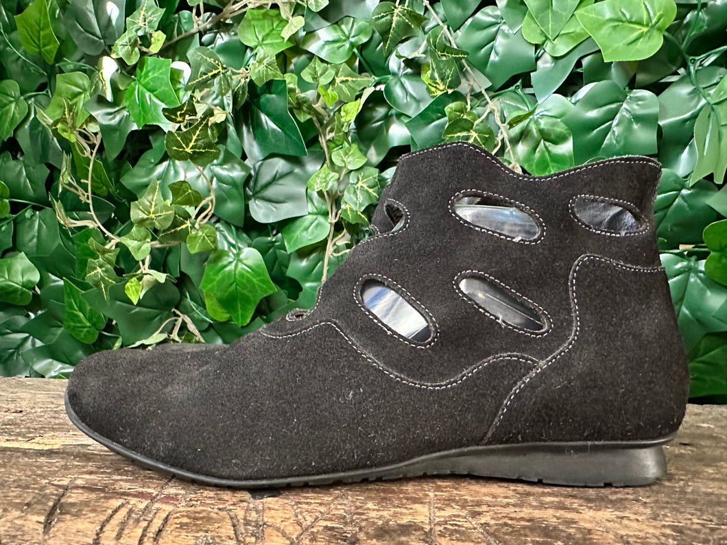Nieuwe schoenen van Think! maat 38,5