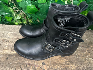 zo goed als nieuw laarsjes van Sendra maat 41