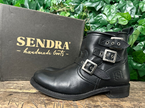 zo goed als nieuw laarsjes van Sendra maat 41