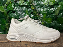 Afbeelding in Gallery-weergave laden, Nieuwe sneakers van skechers maat 41