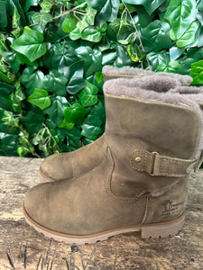 Nieuwe gevoerde boots van Panama Jack maat 37