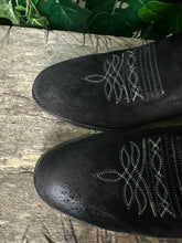 Afbeelding in Gallery-weergave laden, Nieuwe suede laars van Sendra maat 42