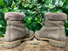 Afbeelding in Gallery-weergave laden, Bijna nieuwe veterboots van Panama Jack maat 38