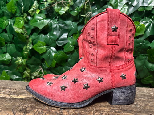 Nieuwe laars met studs van Sendra maat 36