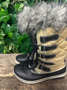 Bijna Nieuwe snowboots van Sorel maat 39,5