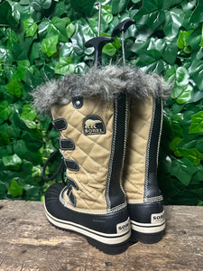 Bijna Nieuwe snowboots van Sorel maat 39,5