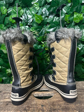 Afbeelding in Gallery-weergave laden, Bijna Nieuwe snowboots van Sorel maat 39,5