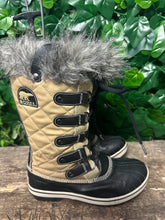 Afbeelding in Gallery-weergave laden, Bijna Nieuwe snowboots van Sorel maat 39,5