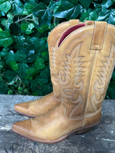 Afbeelding in Gallery-weergave laden, zo goed als nieuw top laars van Sendra maat 38