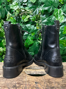 Bijna Nieuwe boots van Panama Jack maat 38