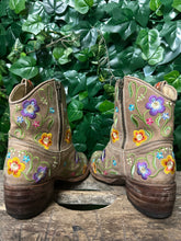 Afbeelding in Gallery-weergave laden, zo goed als nieuw prachtige flower laars van Sendra maat 38