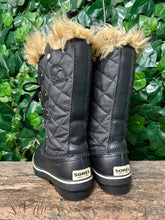 Afbeelding in Gallery-weergave laden, Bijna Nieuwe snowboots van Sorel maat 39,5