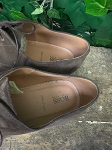 Bijna Nieuwe veterschoen van Hugo Boss maat 43,5 ( maat 9,5)