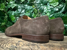 Afbeelding in Gallery-weergave laden, Bijna Nieuwe veterschoen van Hugo Boss maat 43,5 ( maat 9,5)