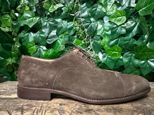 Afbeelding in Gallery-weergave laden, Bijna Nieuwe veterschoen van Hugo Boss maat 43,5 ( maat 9,5)