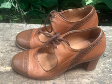 Afbeelding in Gallery-weergave laden, Nieuwe retro vintage stijl pump van La Veintinueve maat 39